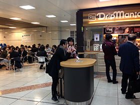 東京駅中　07 椅子の数最大.jpg